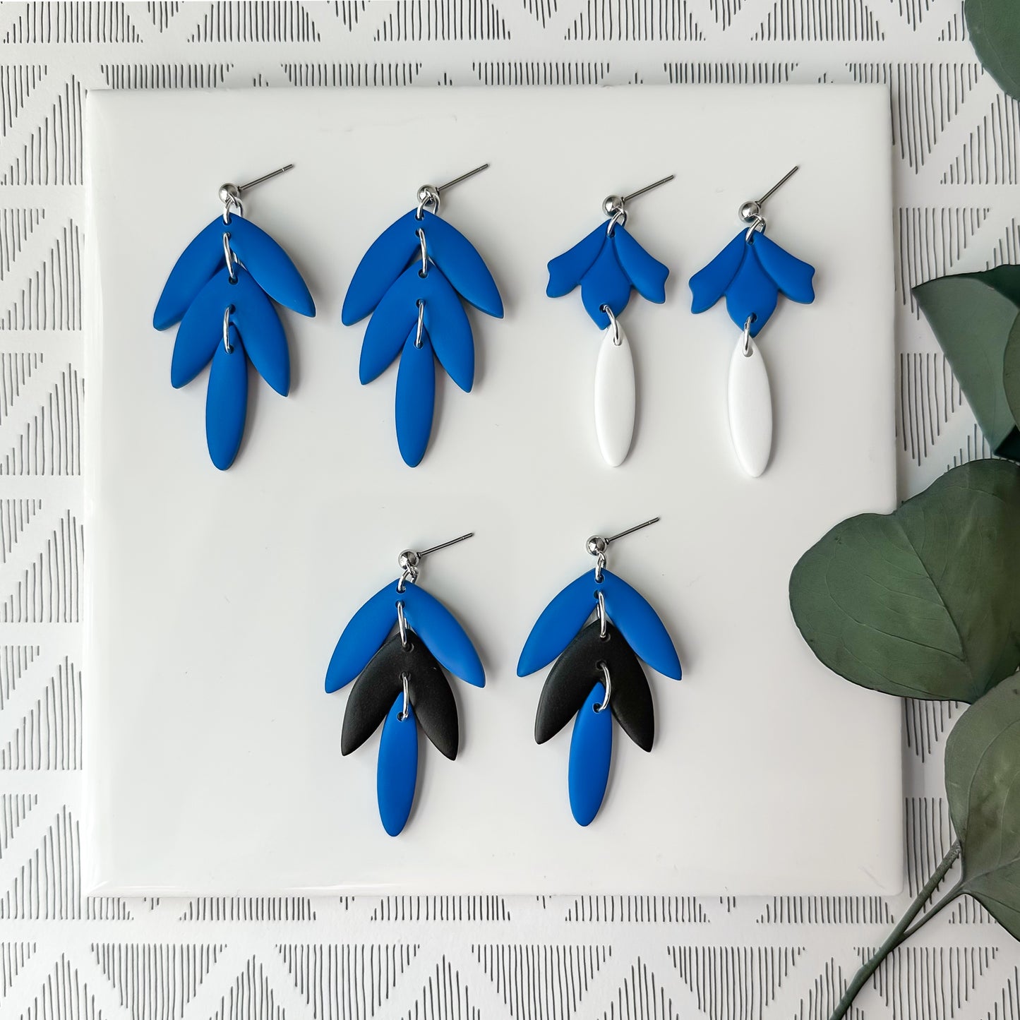 single dangle | honolulu blue & white