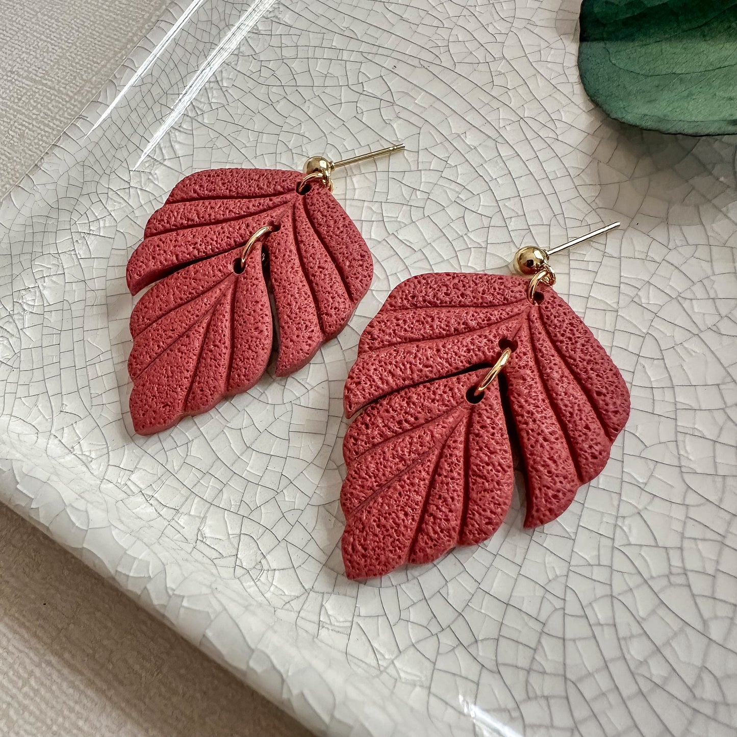 leaf textured dangle | rust
