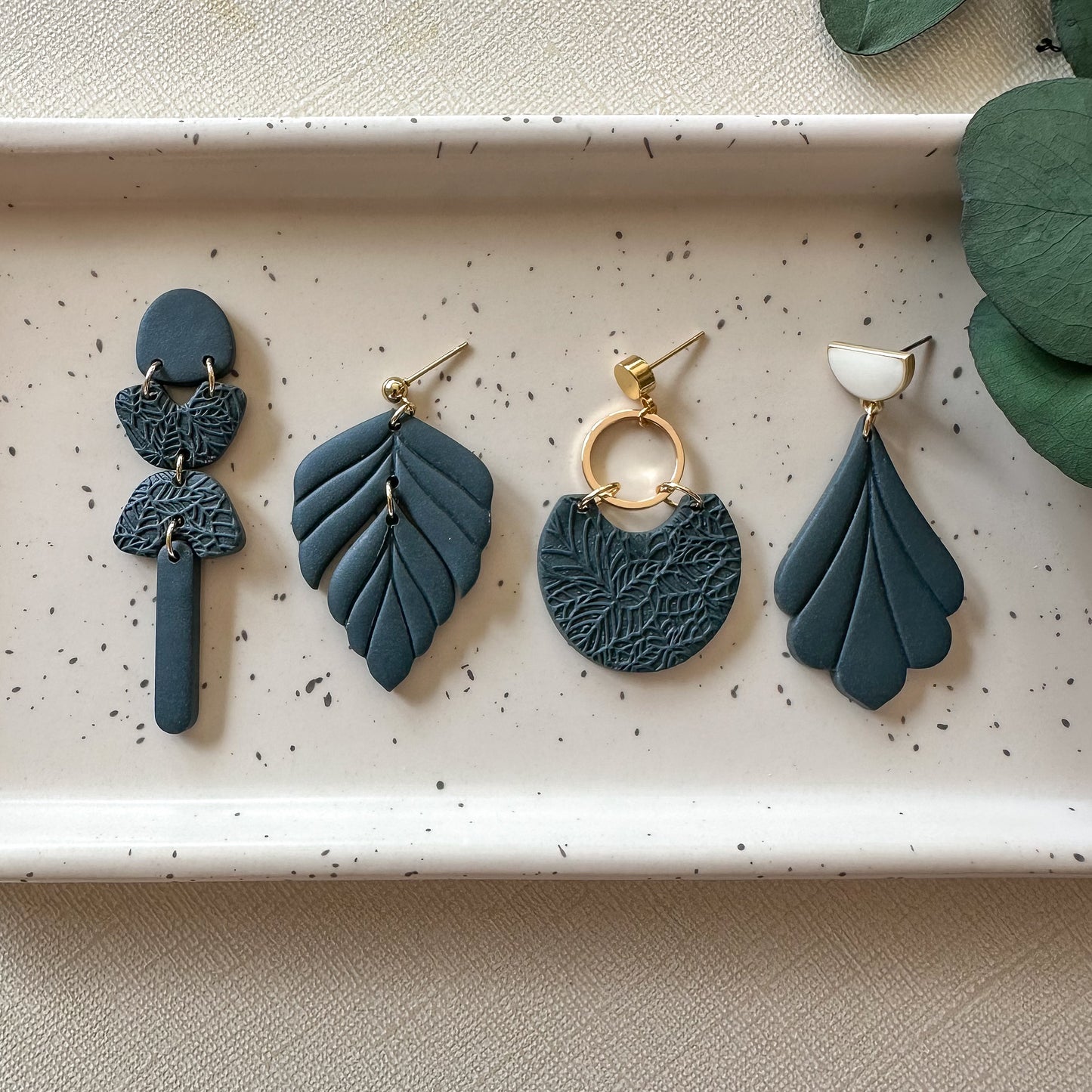 textured arch dangle | midnight