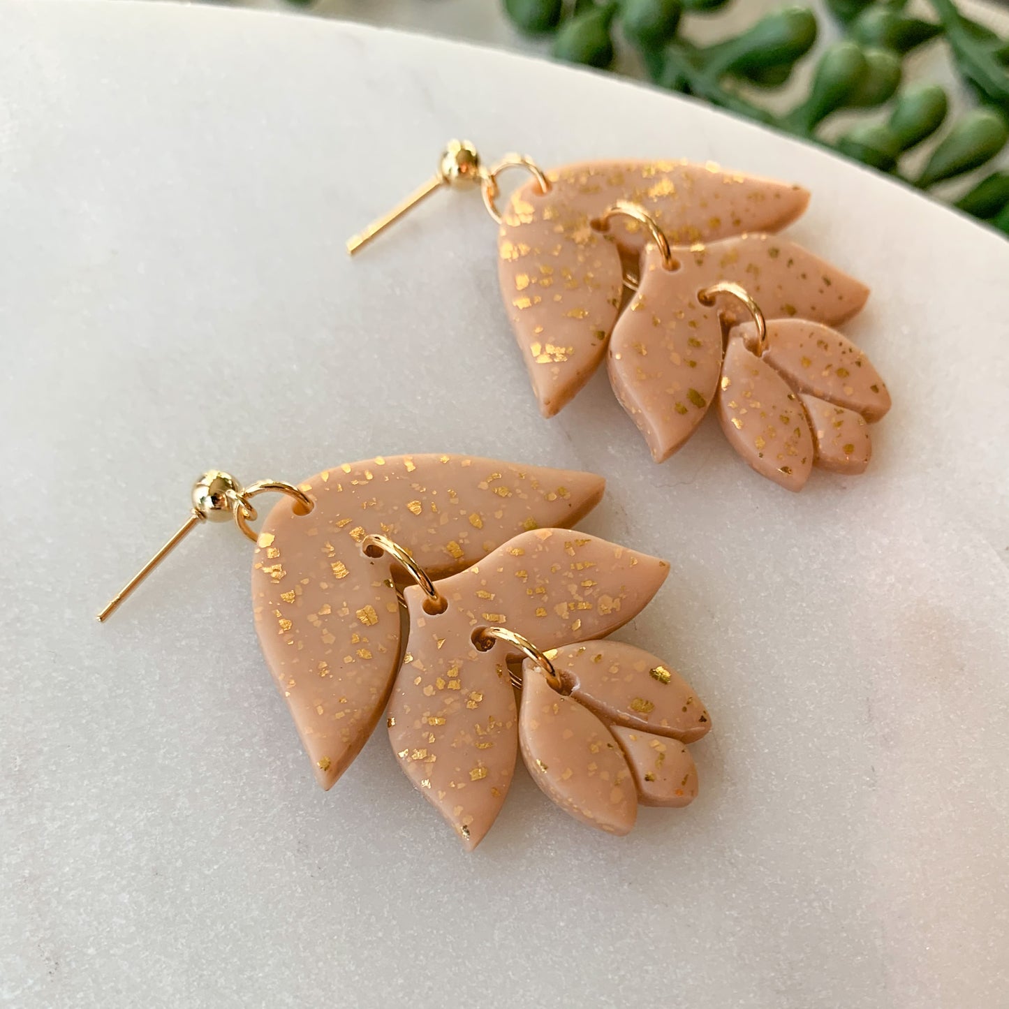 3 tier flower dangle | gold flecked nude