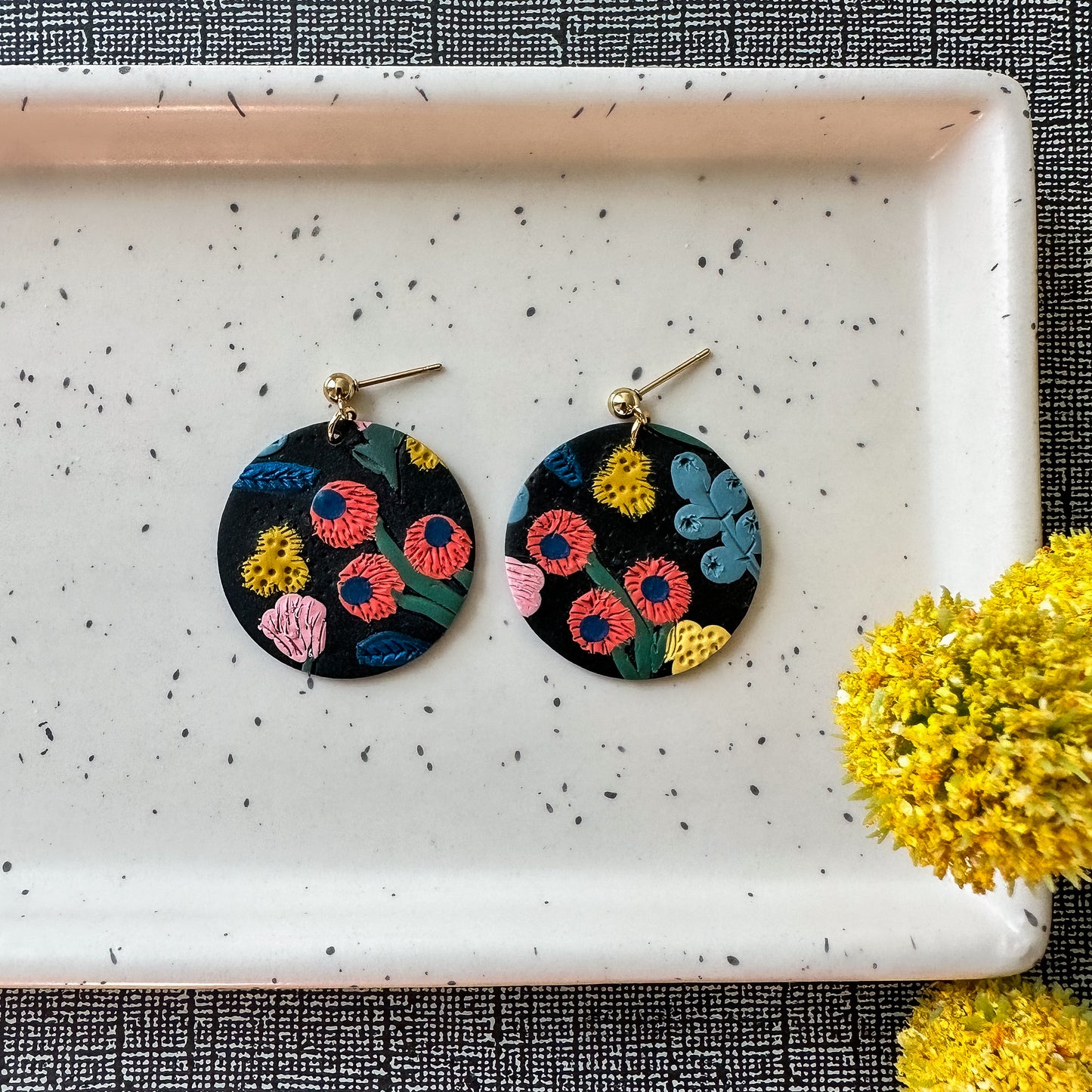 round textured dangle | peppercorn floral