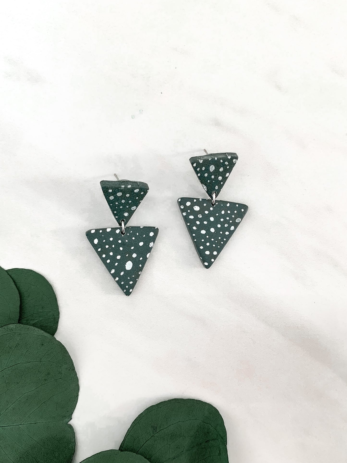 tri spotted dangle earrings | juniper