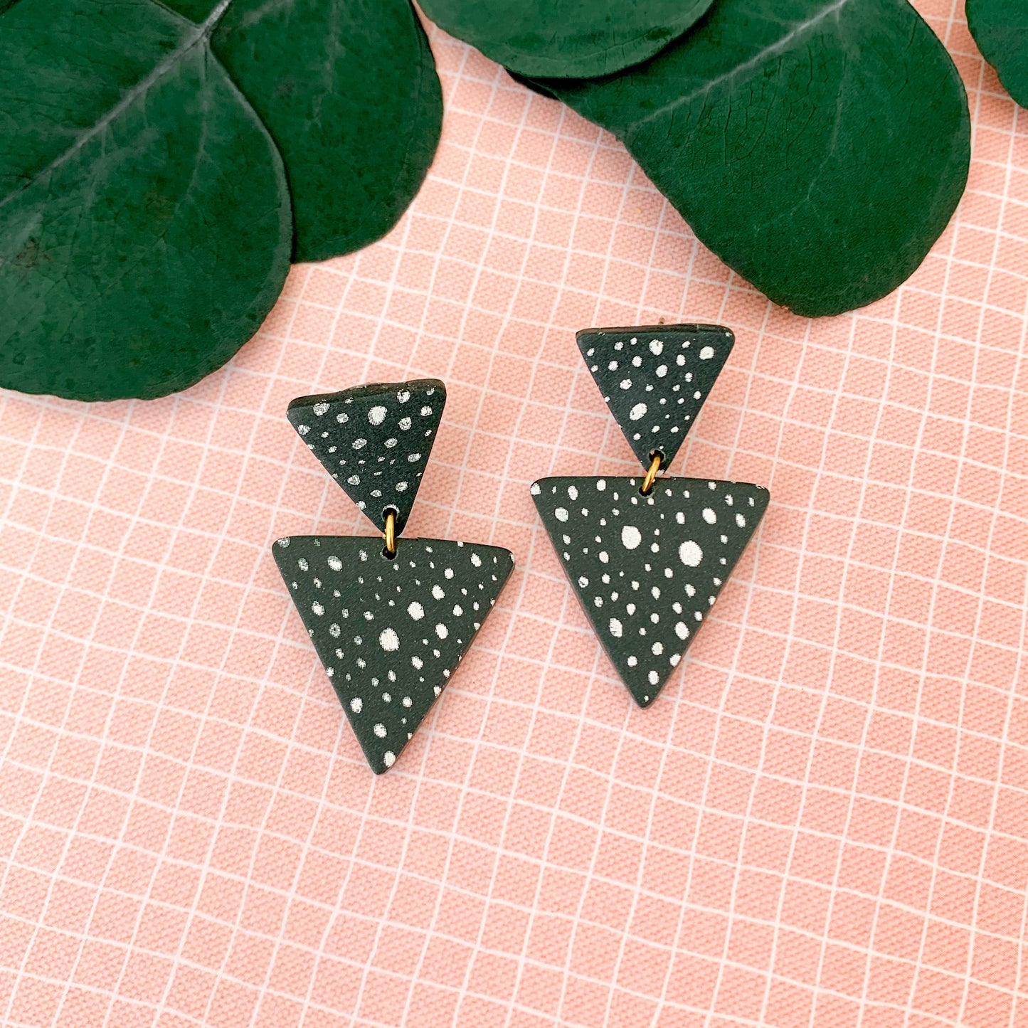 tri spotted dangle earrings | juniper