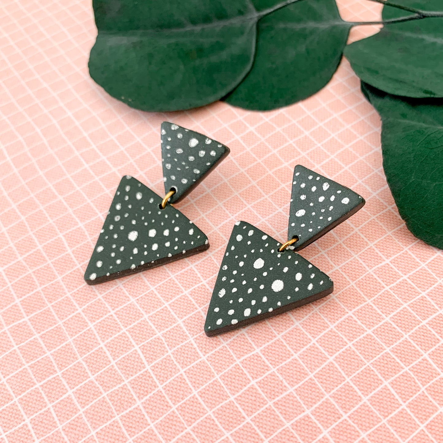 tri spotted dangle earrings | juniper