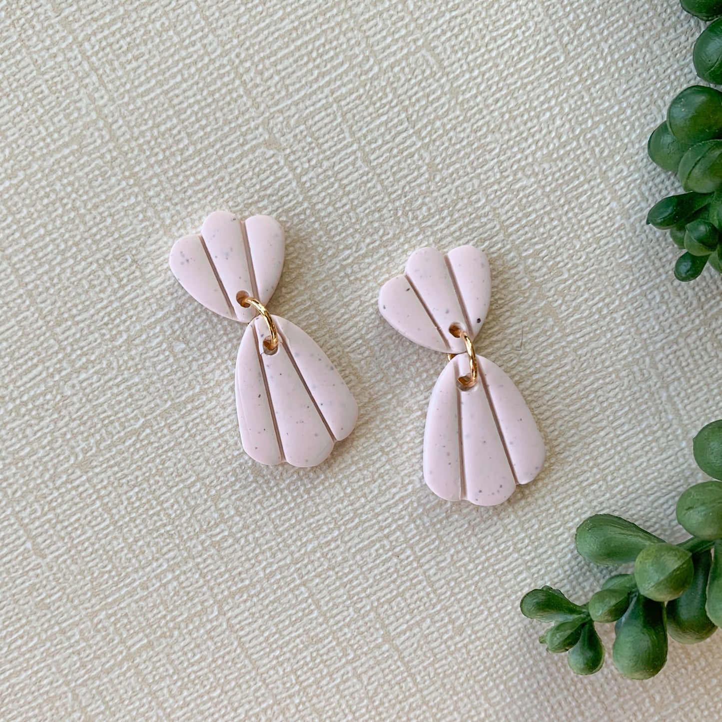 mini dangle | speckled blush